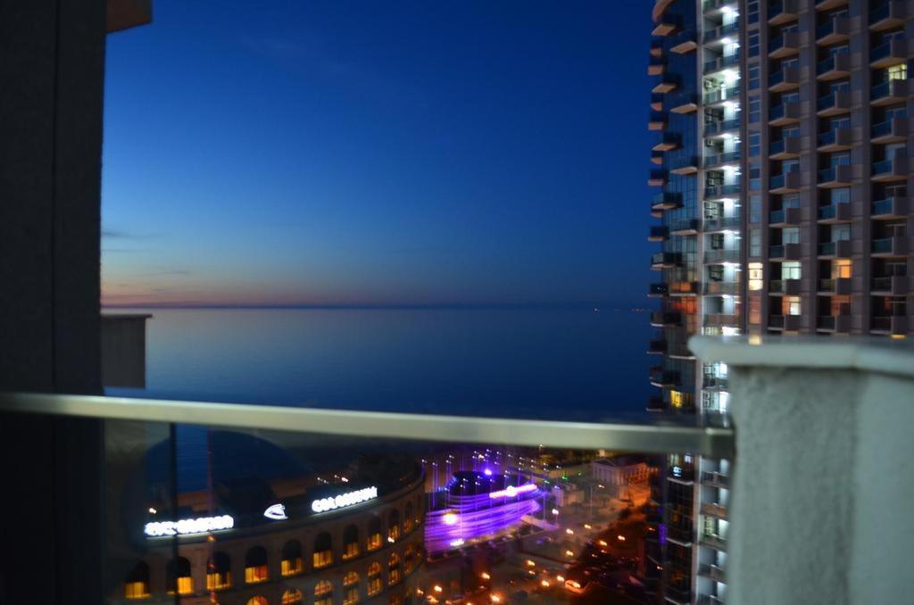 Apartment Orbi Sea Tower David บาทูมิ ภายนอก รูปภาพ